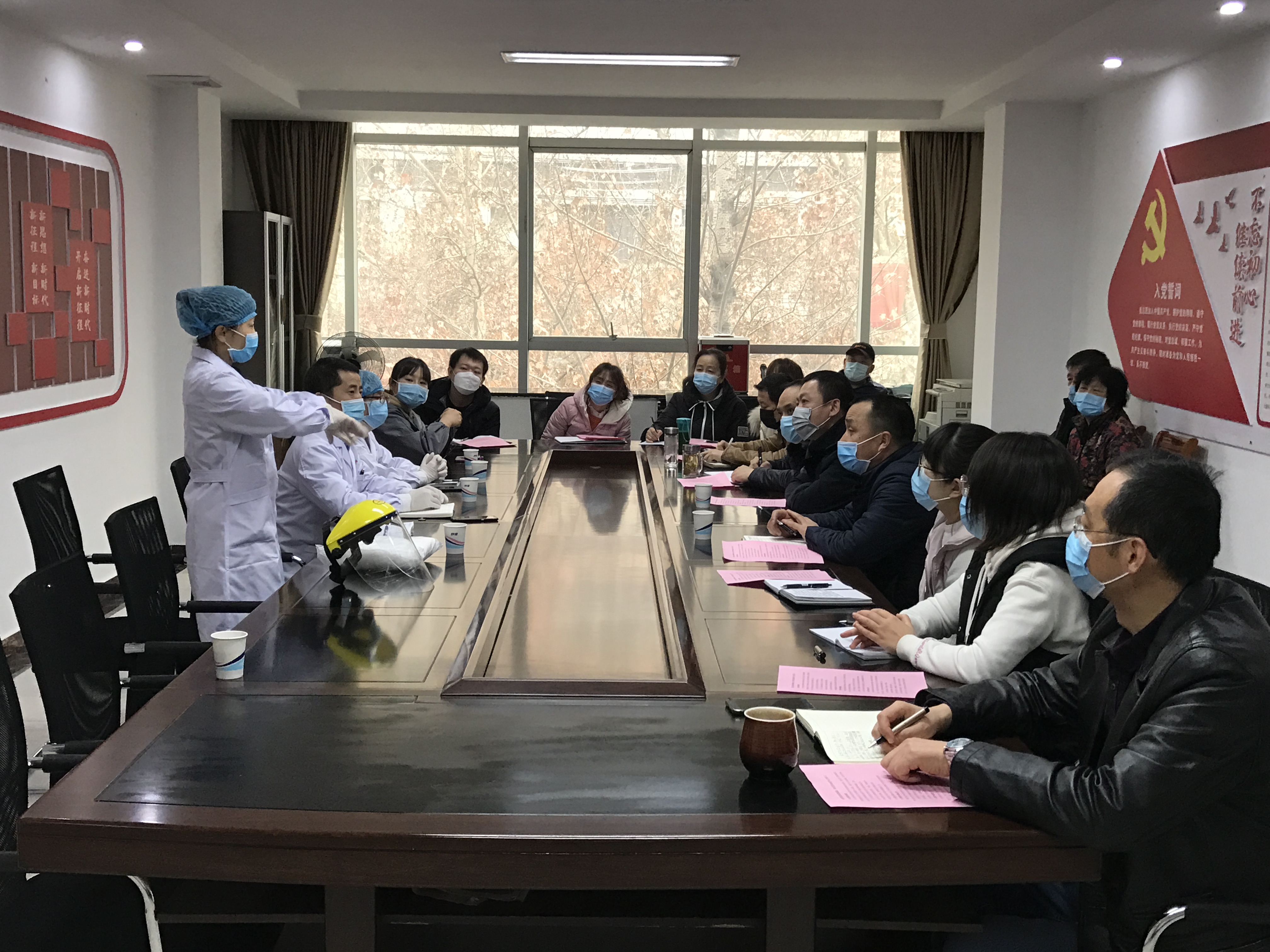 我院组织医护人员前往兄弟单位培训疫情防控知识