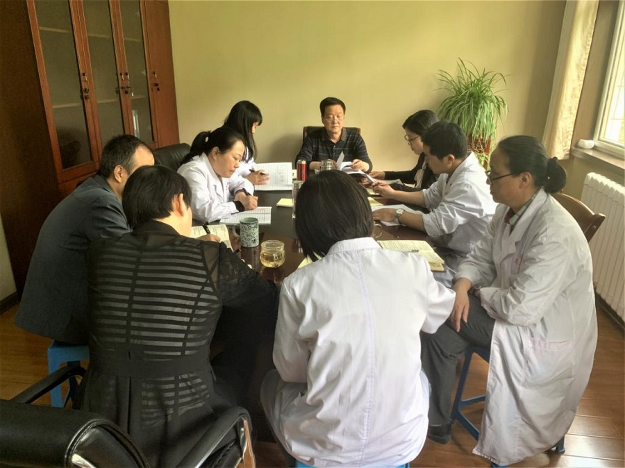 陕西地矿医院党委中心组开展第五次党史专题教育.jpg
