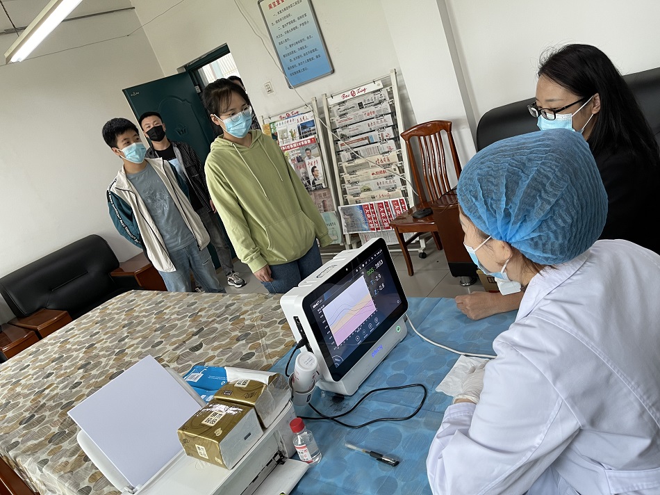 上门开展健康体检 保障企业安全生产