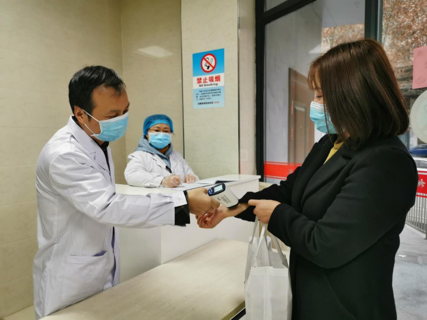 20200217/5e4a5082c96a9.jpg 坚守住 守好门——人劳科2.jpg